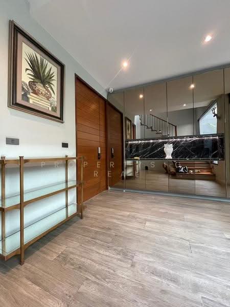 Hosue BTS Phromphong 3 bed / 4 bath, Bangkok, Khlong Tan Nua, Watthana, Bangkok, 3 Bedrooms, 350 sqm, Single Detached House For Rent, by PROPERTYSIGHTS REAL ESTATE, 500524428 - DDproperty.com
