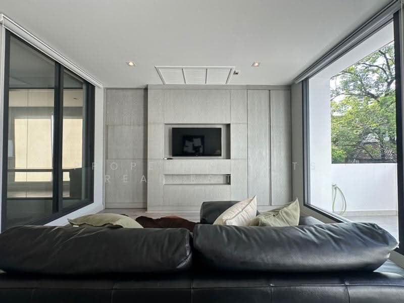 Hosue BTS Phromphong 3 bed / 4 bath, Bangkok, Khlong Tan Nua, Watthana, Bangkok, 3 Bedrooms, 350 sqm, Single Detached House For Rent, by PROPERTYSIGHTS REAL ESTATE, 500524428 - DDproperty.com