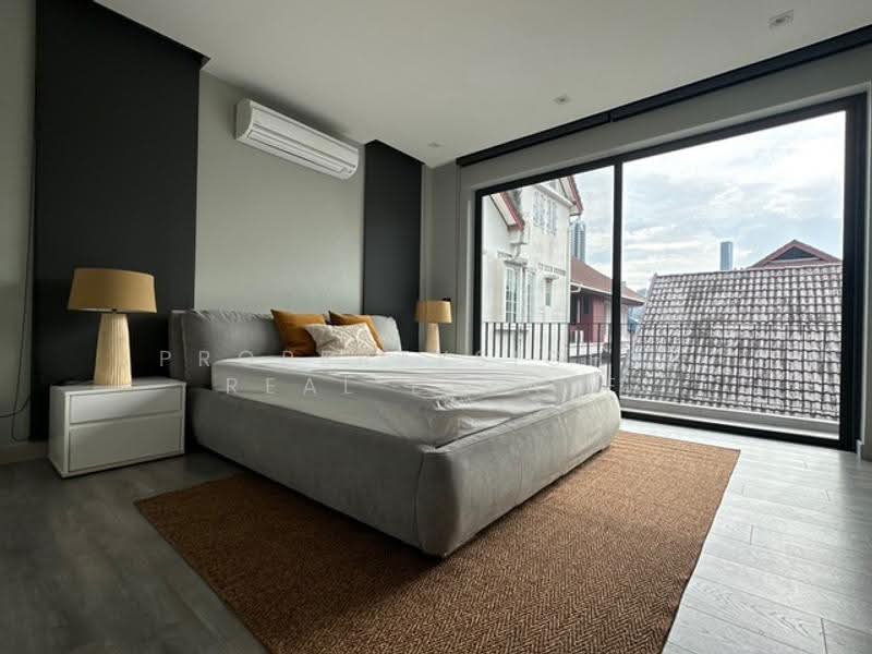 Hosue BTS Phromphong 3 bed / 4 bath, กรุงเทพ, คลองตันเหนือ, วัฒนา, กรุงเทพ, 350 ตร.ม., บ้านเดี่ยว ให้เช่า, โดย PROPERTYSIGHTS REAL ESTATE, 500524428 - DDproperty.com