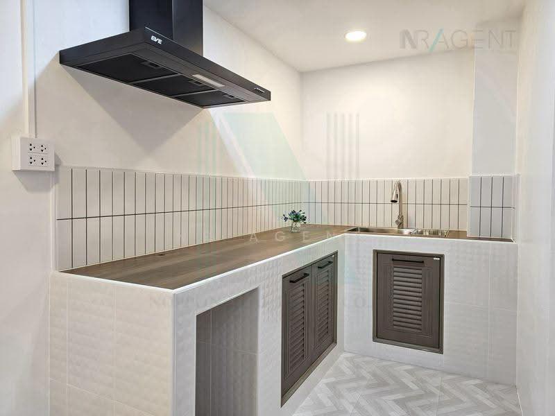 ทาวน์เฮาส์ ซอยเรวดี 57 แยก 8, Nonthaburi, Talat Kwan, Muang Nonthaburi, Nonthaburi, 3 Bedrooms, 101 sqm, Townhouse For Sale, by NR AGENT, 500524433 - DDproperty.com
