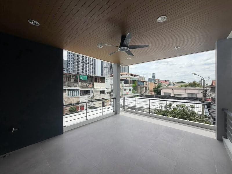 4-BR House, Bangkok, Bang Sue, Bangkok, 4 Bedrooms, 300 sqm, Single Detached House For Rent, by Hathairat Rookphan, 500524447 - DDproperty.com