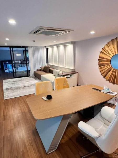 Office building near MRT Sutthisan, Bangkok, รัชดาภิเษก, Din Daeng, Bangkok, , 2,000 sqm, Office Space For Rent, by Thanyarat Rattanaburee, 500524505 - DDproperty.com