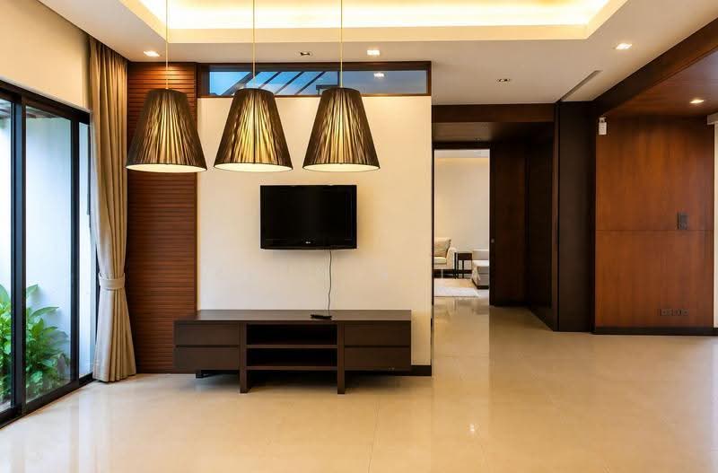 House with Private Pool / Sukhumvit, Bangkok, Khlong Tan Nua, Watthana, Bangkok, 5 Bedrooms, 480 sqm, Single Detached House For Rent, by Khun Nita, 500524519 - DDproperty.com