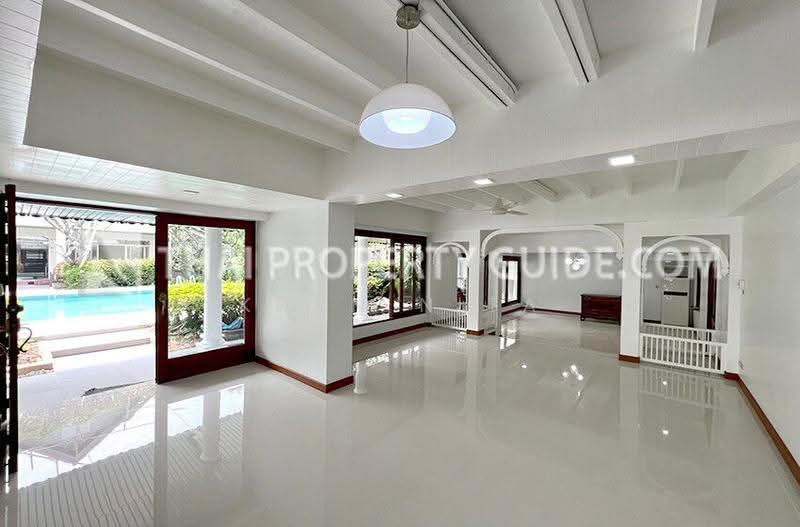 House with Shared Pool / Sukhumvit, Bangkok, Khlong Tan Nua, Watthana, Bangkok, 4 Bedrooms, 530 sqm, Semi-Detached House (Twin House) For Rent, by Khun Nita, 500524550 - DDproperty.com