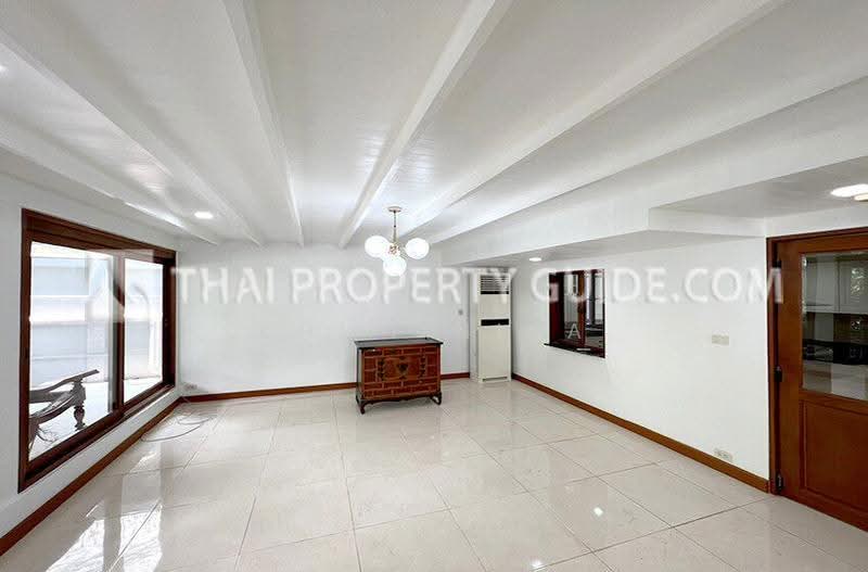 House with Shared Pool / Sukhumvit, Bangkok, Khlong Tan Nua, Watthana, Bangkok, 4 Bedrooms, 530 sqm, Semi-Detached House (Twin House) For Rent, by Khun Nita, 500524550 - DDproperty.com