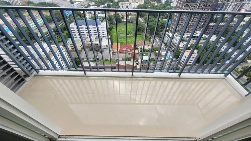 Siri At Sukhumvit, Bangkok, 902 Sukhumvit Road, Phra Kanong, Khlong Toei, Bangkok, 3 Bedrooms, 100 sqm, Condo For Rent, by Sompob Buaparungsri, 500524553 - DDproperty.com