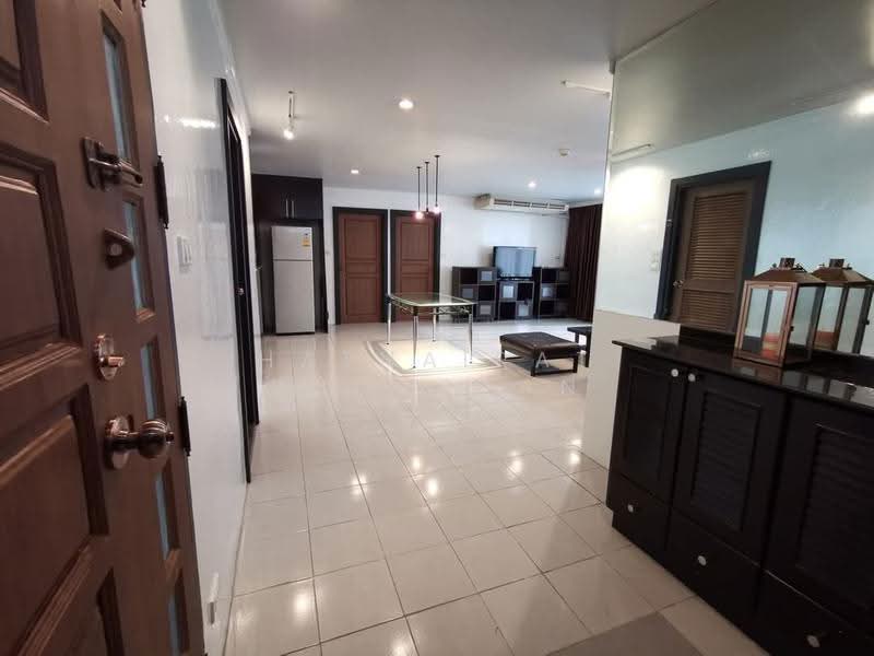 Supalai Place Sukhumvit 39, Bangkok, 175-179 Soi Sukhumvit 39 Sukhumvit Road, Khlong Tan Nua, Watthana, Bangkok, 2 Bedrooms, 130 sqm, Condo For Sale, by Hathairat Rookphan, 500524598 - DDproperty.com
