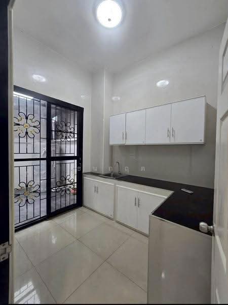 โฮมออฟฟิศให้เช่า ทาวน์โฮม 4 ชั้น ใกล้เซ็นทรัลอีสต์วิลล์ ลาดพร้าว 41 (ภาวนา5) ใกล้ MRT ภาวนา, กรุงเทพ, จันทรเกษม, จตุจักร, กรุงเทพ, 300 ตร.ม., สำนักงาน ให้เช่า, โดย ธนกฤต, 500524617 - DDproperty.com