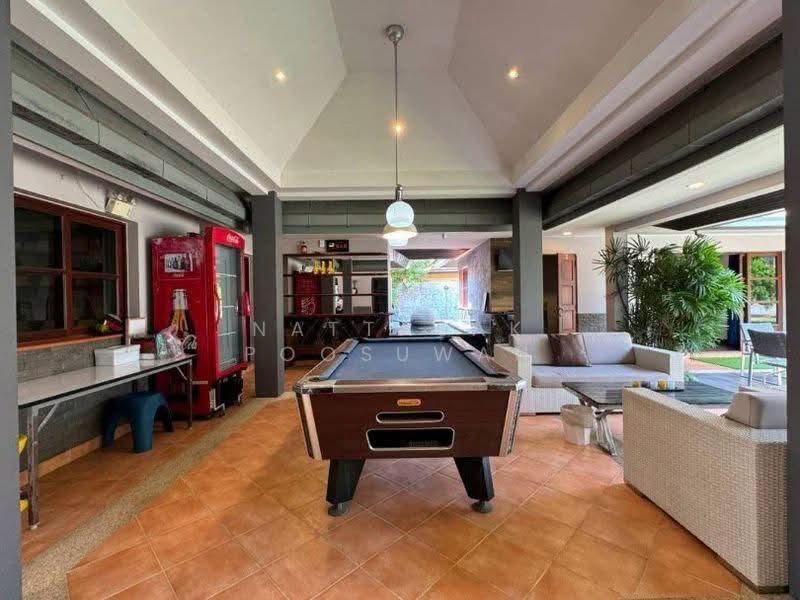 5-BR Villa, Chon Buri (Pattaya), Nong Pru, Bang Lamung (Pattaya), Chon Buri (Pattaya), 5 Bedrooms, 300 sqm, Villa For Sale, by Nattasak Poosuwan, 500524708 - DDproperty.com
