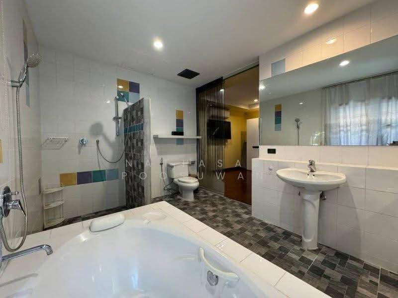 5-BR Villa, Chon Buri (Pattaya), Nong Pru, Bang Lamung (Pattaya), Chon Buri (Pattaya), 5 Bedrooms, 300 sqm, Villa For Sale, by Nattasak Poosuwan, 500524708 - DDproperty.com