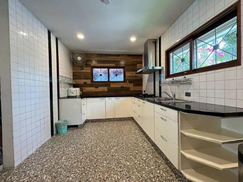 5-BR Villa, Chon Buri (Pattaya), Nong Pru, Bang Lamung (Pattaya), Chon Buri (Pattaya), 5 Bedrooms, 300 sqm, Villa For Sale, by Nattasak Poosuwan, 500524708 - DDproperty.com
