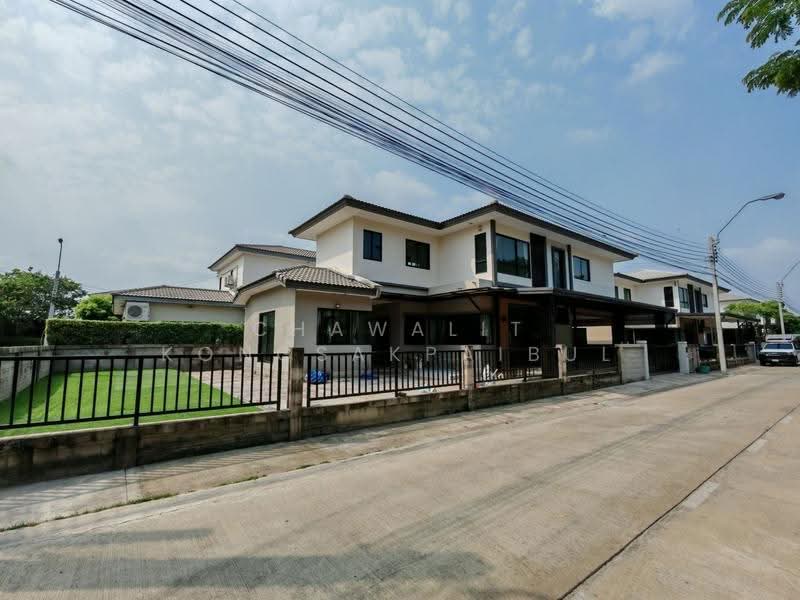 Casa Ville Wongwaen-Chatuchot, Bangkok, Wongsakorn 1 Road, Sam Wa Tawan Tok, Khlong Sam Wa, Bangkok, 4 Bedrooms, 260 sqm, Single Detached House For Sale, by CHAWALIT KONGSAKPAIBUL, 500524713 - DDproperty.com