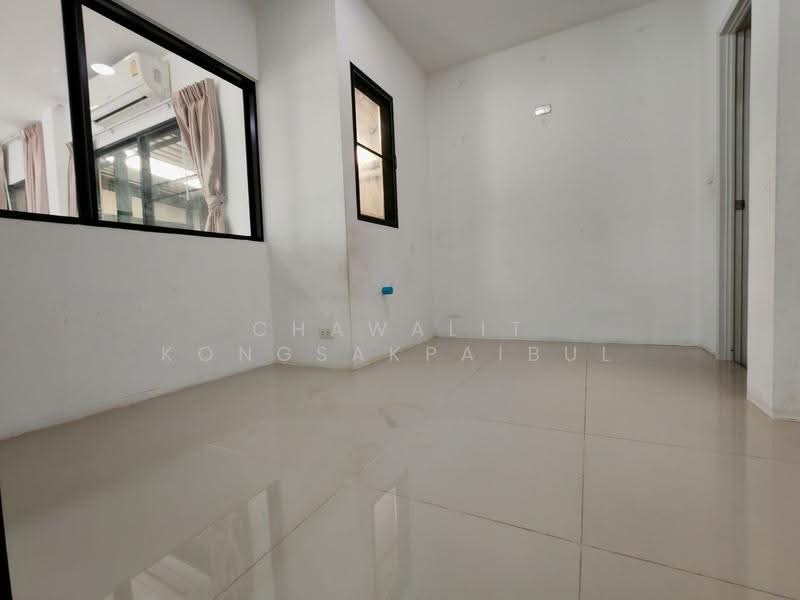 Casa Ville Wongwaen-Chatuchot, Bangkok, Wongsakorn 1 Road, Sam Wa Tawan Tok, Khlong Sam Wa, Bangkok, 4 Bedrooms, 260 sqm, Single Detached House For Sale, by CHAWALIT KONGSAKPAIBUL, 500524713 - DDproperty.com