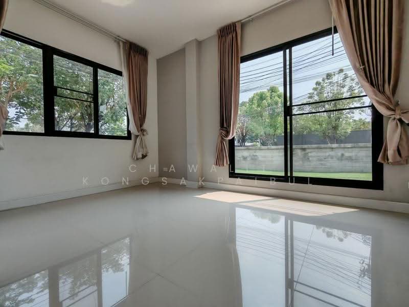 Casa Ville Wongwaen-Chatuchot, Bangkok, Wongsakorn 1 Road, Sam Wa Tawan Tok, Khlong Sam Wa, Bangkok, 4 Bedrooms, 260 sqm, Single Detached House For Sale, by CHAWALIT KONGSAKPAIBUL, 500524713 - DDproperty.com