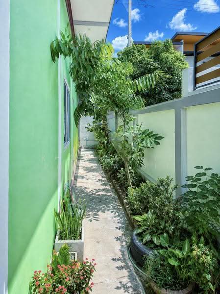 tr.W. Nikhm phạtʹhnā sxy 6 rayxng House for sale, Jidapha, corner unit, 32 sq.wa, Nikhom Phatthana, Rayong, Makhamku, Nikhom Pattana, Rayong, 2 Bedrooms, 71 sqm, Townhouse For Sale, by Khommaphat Phumbandit, 500524816 - DDproperty.com