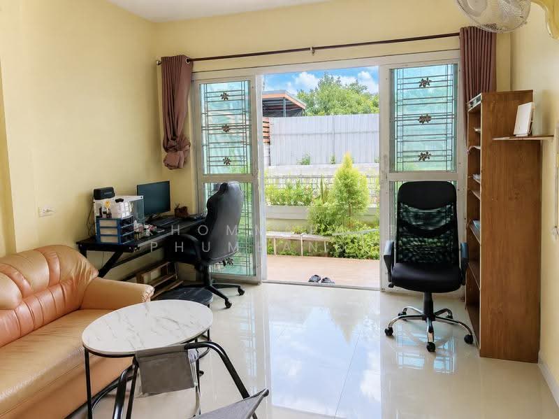 tr.W. Nikhm phạtʹhnā sxy 6 rayxng House for sale, Jidapha, corner unit, 32 sq.wa, Nikhom Phatthana, Rayong, Makhamku, Nikhom Pattana, Rayong, 2 Bedrooms, 71 sqm, Townhouse For Sale, by Khommaphat Phumbandit, 500524816 - DDproperty.com