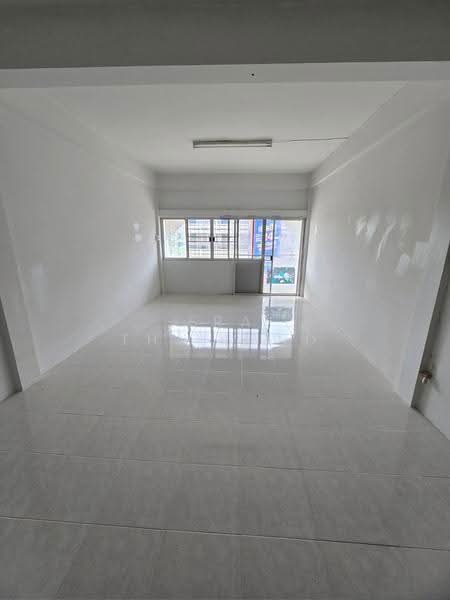 อาคารพาณิชย์ 4.5 ชั้น ติดถนนพระองค์ดำ ใกล้ตลาดราชพฤกษ์ และ ร.พ.กรุงเทพ, พิษณุโลก, ในเมือง, เมืองพิษณุโลก, พิษณุโลก, 243 ตร.ม., ตึกแถว-อาคารพาณิชย์ ขาย, โดย ERA Thailand, 500524898 - DDproperty.com
