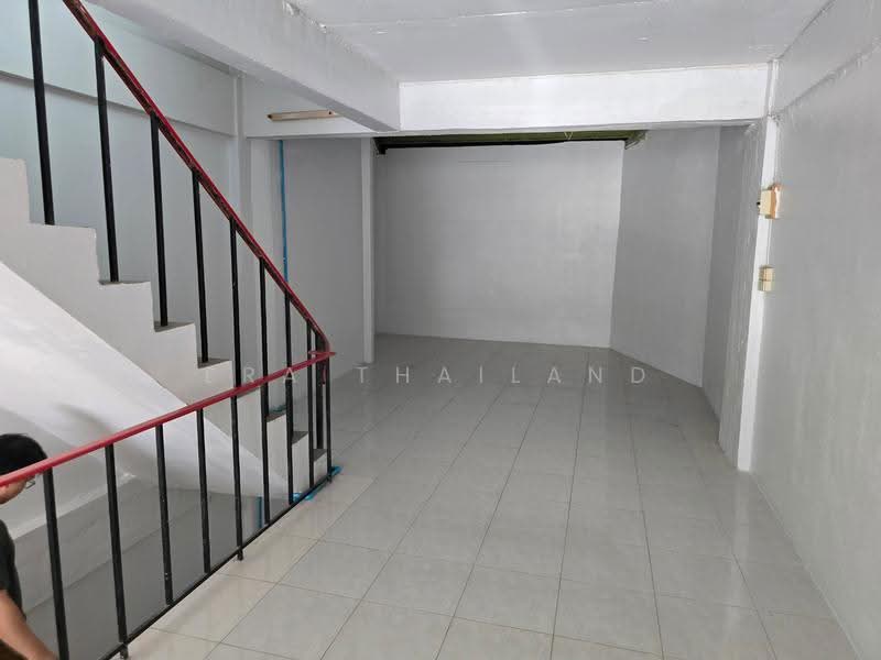 อาคารพาณิชย์ 4.5 ชั้น ติดถนนพระองค์ดำ ใกล้ตลาดราชพฤกษ์ และ ร.พ.กรุงเทพ, พิษณุโลก, ในเมือง, เมืองพิษณุโลก, พิษณุโลก, 243 ตร.ม., ตึกแถว-อาคารพาณิชย์ ขาย, โดย ERA Thailand, 500524898 - DDproperty.com