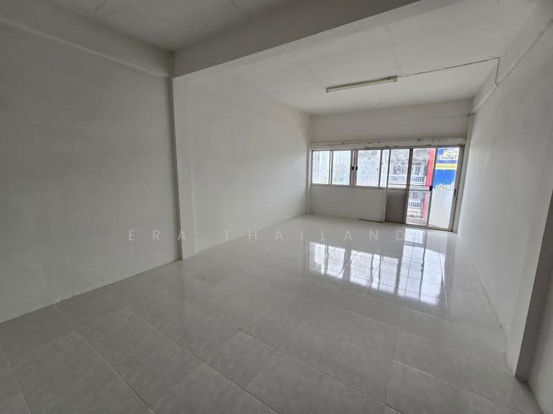 อาคารพาณิชย์ 4.5 ชั้น ติดถนนพระองค์ดำ ใกล้ตลาดราชพฤกษ์ และ ร.พ.กรุงเทพ, พิษณุโลก, ในเมือง, เมืองพิษณุโลก, พิษณุโลก, 243 ตร.ม., ตึกแถว-อาคารพาณิชย์ ขาย, โดย ERA Thailand, 500524898 - DDproperty.com