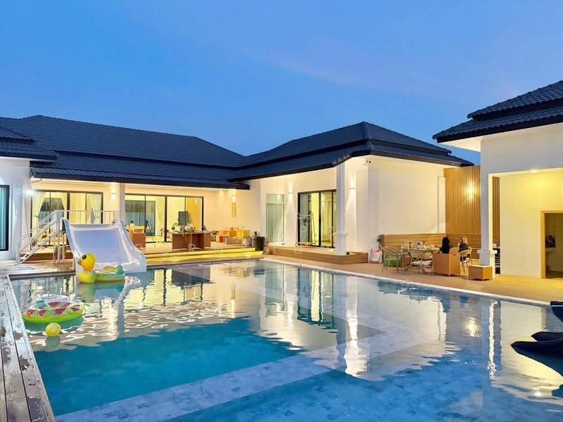 5-BR Villa, Chon Buri (Pattaya), Huai Yai, Bang Lamung (Pattaya), Chon Buri (Pattaya), 5 Bedrooms, 700 sqm, Villa For Sale, by Pitiyaporn Pornkhuntod, 500525079 - DDproperty.com