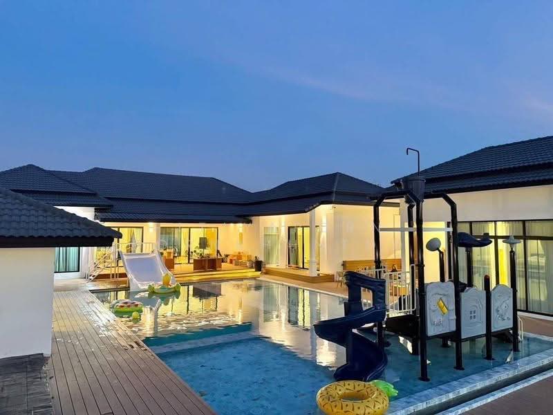 5-BR Villa, Chon Buri (Pattaya), Huai Yai, Bang Lamung (Pattaya), Chon Buri (Pattaya), 5 Bedrooms, 700 sqm, Villa For Sale, by Pitiyaporn Pornkhuntod, 500525079 - DDproperty.com