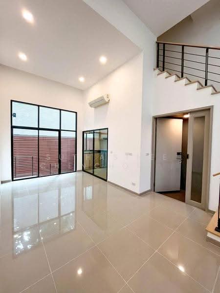 Arden Phatthanakan, Bangkok, Phatthanakan 20, Phatthanakan Road, Suan Luang, Bangkok, 3 Bedrooms, 185 sqm, Townhouse For Sale, by Suthasinee Chenchopching, 500525237 - DDproperty.com
