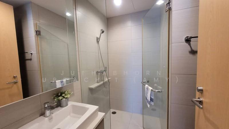 Siri At Sukhumvit, Bangkok, 902 Sukhumvit Road, Phra Kanong, Khlong Toei, Bangkok, 2 Bedrooms, 70 sqm, Condo For Rent, by Juthabhorn Uppachit (Amy), 500525253 - DDproperty.com
