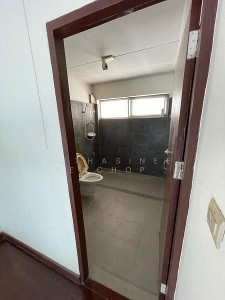 3-BR House, Bangkok, Saphan Sung, Bangkok, 3 Bedrooms, 336 sqm, Single Detached House For Sale, by Suthasinee Chenchopching, 500525436 - DDproperty.com