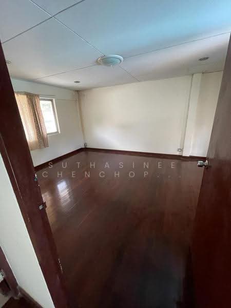 3-BR House, Bangkok, Saphan Sung, Bangkok, 3 Bedrooms, 336 sqm, Single Detached House For Sale, by Suthasinee Chenchopching, 500525436 - DDproperty.com
