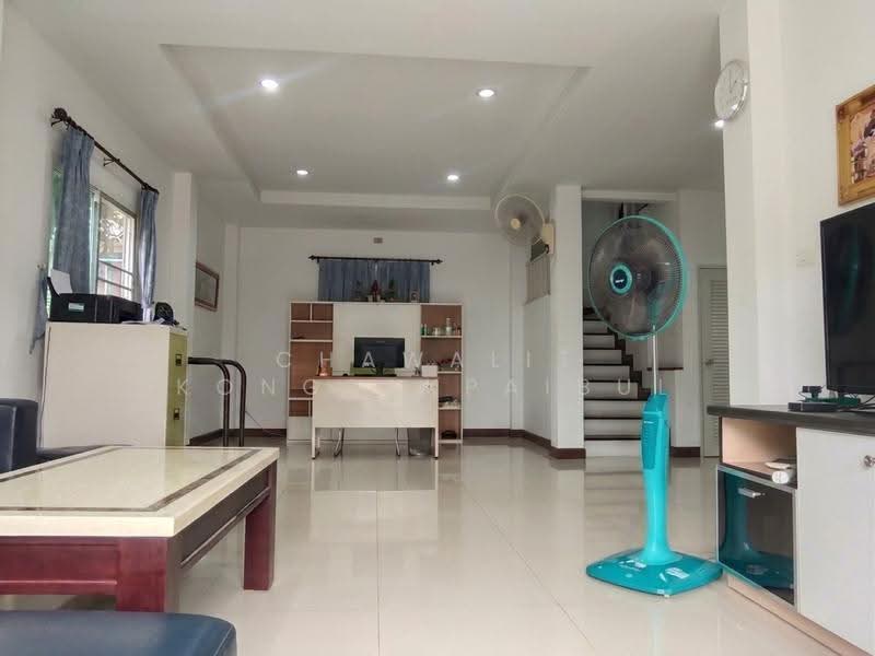 Vista Ville Lam Luk Ka Klong 3, Pathum Thani, Lat Sawai, Lam Luk Ka, Pathum Thani, 3 Bedrooms, 200 sqm, Single Detached House For Sale, by CHAWALIT KONGSAKPAIBUL, 500525568 - DDproperty.com