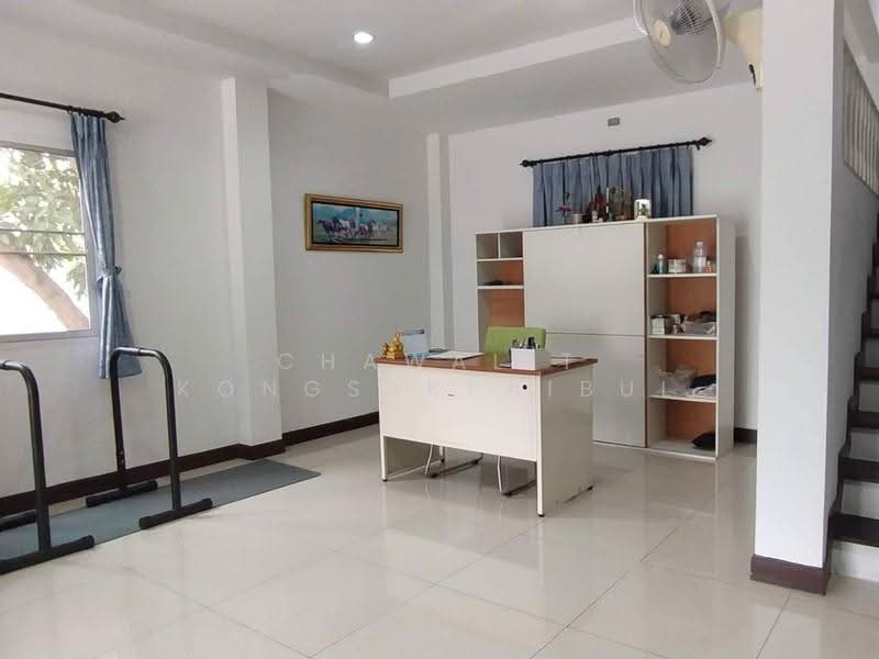 Vista Ville Lam Luk Ka Klong 3, Pathum Thani, Lat Sawai, Lam Luk Ka, Pathum Thani, 3 Bedrooms, 200 sqm, Single Detached House For Sale, by CHAWALIT KONGSAKPAIBUL, 500525568 - DDproperty.com