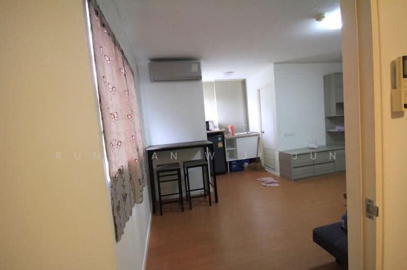 Lumpini Condo Town Romklao-Suvarnabhumi, Bangkok, Rom Klao Road 1, Khlong Sam Prawet, Lat Krabang, Bangkok, 2 Bedrooms, 43 sqm, Condo For Sale, by Rungkan Wijitjun, 500525578 - DDproperty.com