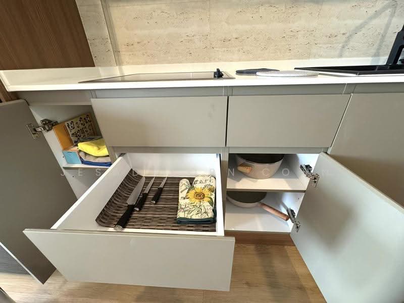 J.C. Tower, Bangkok, Soi Sukhumvit 55, Khlong Tan Nua, Watthana, Bangkok, 1 Bedroom, 55 sqm, Condo For Sale, by Jesadakorn Cohn, 500525580 - DDproperty.com
