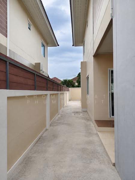 Maneerin Village Nongmon, Chon Buri (Pattaya), Soi Wat Na Khao Bo Yang, Mhueng, Muang Chon Buri, Chon Buri (Pattaya), 3 Bedrooms, 117 sqm, Semi-Detached House (Twin House) For Sale, by Khommaphat Phumbandit, 500525666 - DDproperty.com
