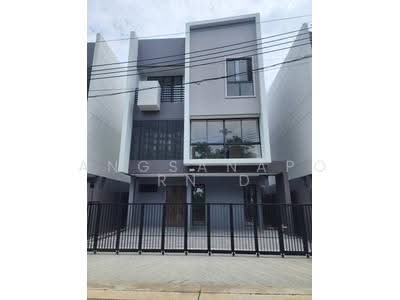 ขาย - บ้านใหม่มือ 1 ใจกลางลาดพร้าว 101, กรุงเทพ
