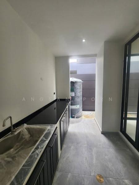บ้านใหม่มือ 1 ใจกลางลาดพร้าว 101, Bangkok, Khlong Chaokhun Sing, Wang Thonglang, Bangkok, 4 Bedrooms, 270 sqm, Single Detached House For Sale, by Angsanaporn D, 500525722 - DDproperty.com
