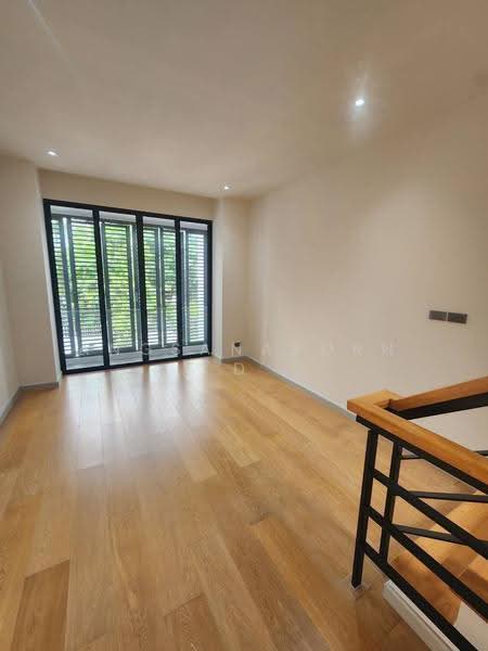 บ้านใหม่มือ 1 ใจกลางลาดพร้าว 101, Bangkok, Khlong Chaokhun Sing, Wang Thonglang, Bangkok, 4 Bedrooms, 270 sqm, Single Detached House For Sale, by Angsanaporn D, 500525722 - DDproperty.com