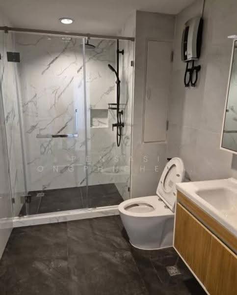 D.S. Tower 1 Sukhumvit 33, Bangkok, Soi Phrom Chit, Khlong Tan Nua, Watthana, Bangkok, 3 Bedrooms, 200 sqm, Condo For Rent, by Pensasi Ongphichetmetha, 500525771 - DDproperty.com