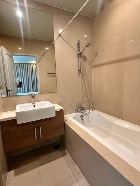 Noble Refine, Bangkok, Soi Sukhumvit 26, Sukhumvit Road, Khong Tan, Khlong Toei, Bangkok, 1 Bedroom, 57 sqm, Condo For Rent, by Pensasi Ongphichetmetha, 500525804 - DDproperty.com