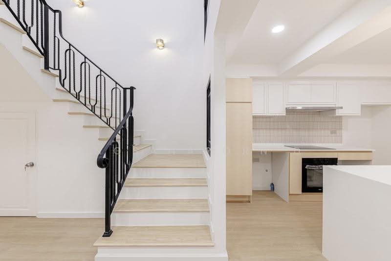 Khlongtan Nivet, Bangkok, 20 Soi Pridi Banomyong 42, Khlong Tan Nua, Watthana, Bangkok, 3 Bedrooms, 192 sqm, Townhouse For Sale, by Angsanaporn D, 500525842 - DDproperty.com