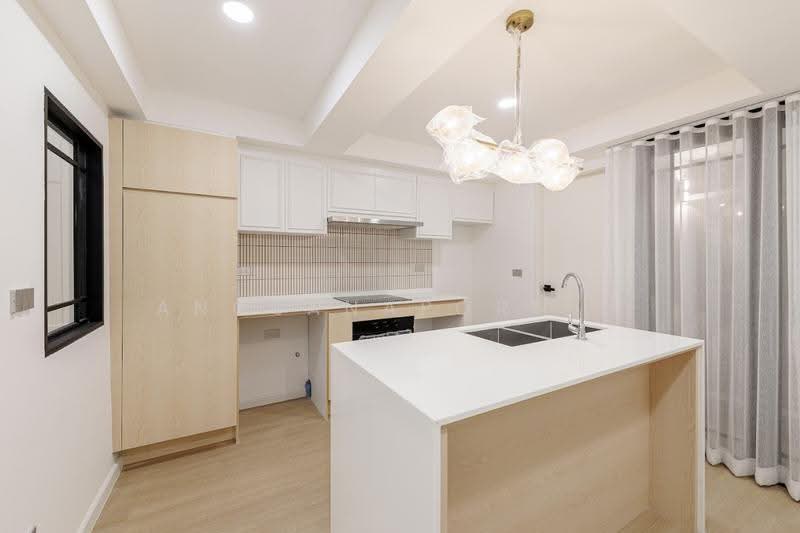 Khlongtan Nivet, Bangkok, 20 Soi Pridi Banomyong 42, Khlong Tan Nua, Watthana, Bangkok, 3 Bedrooms, 192 sqm, Townhouse For Sale, by Angsanaporn D, 500525842 - DDproperty.com