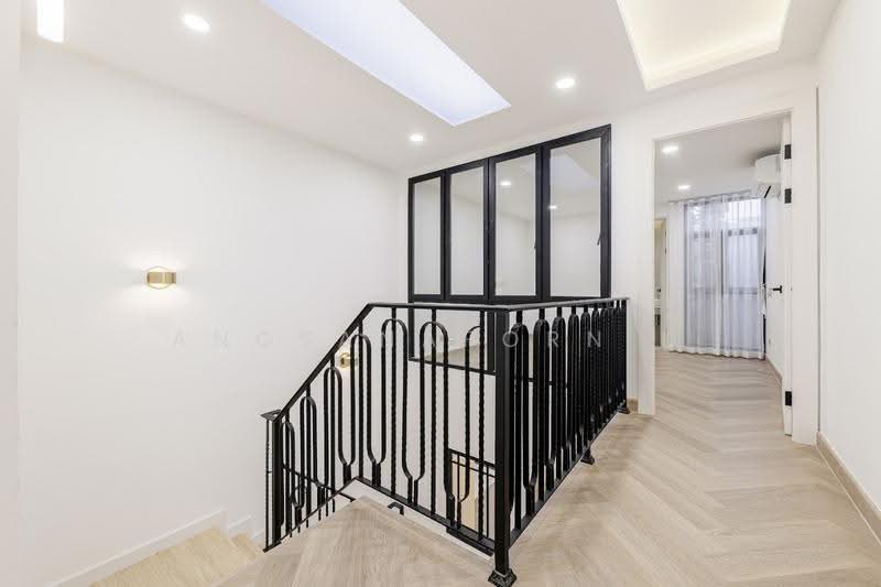 Khlongtan Nivet, Bangkok, 20 Soi Pridi Banomyong 42, Khlong Tan Nua, Watthana, Bangkok, 3 Bedrooms, 192 sqm, Townhouse For Sale, by Angsanaporn D, 500525842 - DDproperty.com