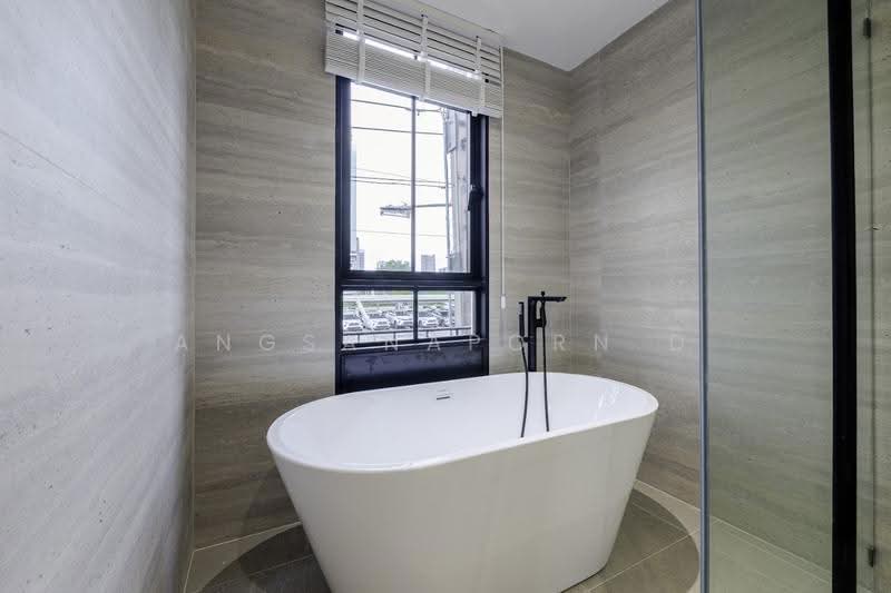 Khlongtan Nivet, Bangkok, 20 Soi Pridi Banomyong 42, Khlong Tan Nua, Watthana, Bangkok, 3 Bedrooms, 192 sqm, Townhouse For Sale, by Angsanaporn D, 500525842 - DDproperty.com