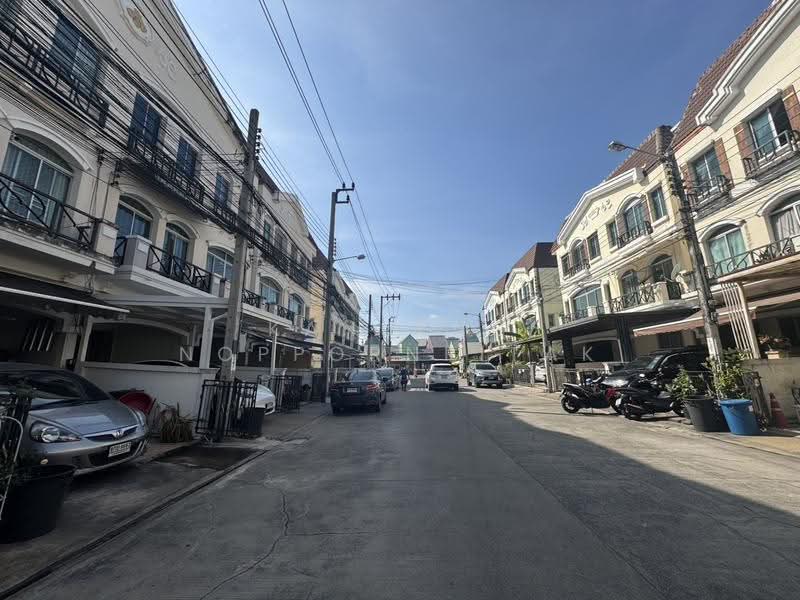 Baan Klang Muang The Paris Rama 9-Ramkamhaeng, Bangkok, Krungthep Kreetha Road, Hua Mak, Bang Kapi, Bangkok, 3 Bedrooms, 131 sqm, Townhouse For Rent, by Kanueng Noppornpitak, 500525893 - DDproperty.com