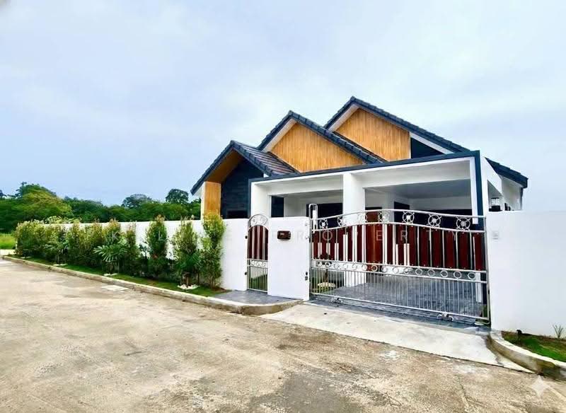 8R0923 Pool villa for rent 3 bedroom 3 bathroom 85,000/month at chalong have fully furnished, ภูเก็ต, ฉลอง, เมืองภูเก็ต, ภูเก็ต, 130 ตร.ม., วิลล่า ให้เช่า, โดย PK LIFE Property, 500525990 - DDproperty.com