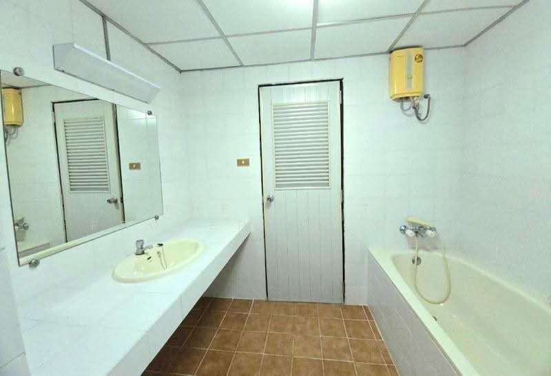 Laem Chabang Tower, Chon Buri (Pattaya), Thung Suk La, Si Racha, Chon Buri (Pattaya), 1 Bedroom, 93 sqm, Condo For Sale, by The Best Property แดง, 500526011 - DDproperty.com