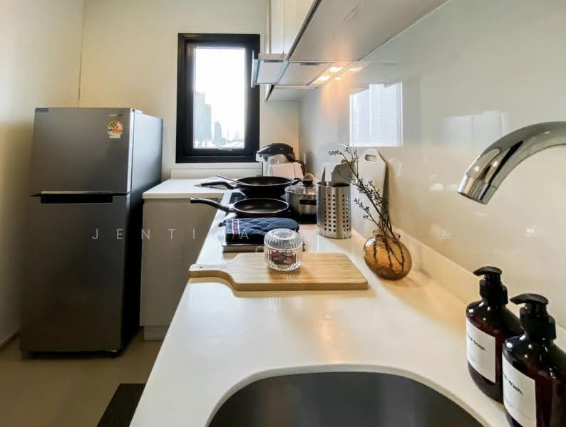 Life Asoke, Bangkok, Asoke-Dindang Road, Bang Kapi, Huai Khwang, Bangkok, 2 Bedrooms, 60 sqm, Condo For Rent, by Jentina Homes & Co, 500526018 - DDproperty.com