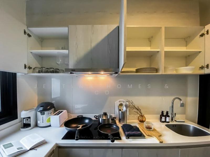 Life Asoke, Bangkok, Asoke-Dindang Road, Bang Kapi, Huai Khwang, Bangkok, 2 Bedrooms, 60 sqm, Condo For Rent, by Jentina Homes & Co, 500526018 - DDproperty.com