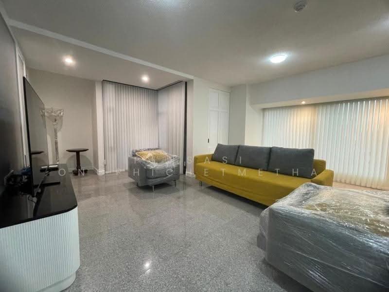 Sithakarn Condominium, Bangkok, 19 22 Chit Lom Alley, Lumphini, Pathum Wan, Bangkok, 3 Bedrooms, 240 sqm, Condo For Rent, by Pensasi Ongphichetmetha, 500526034 - DDproperty.com