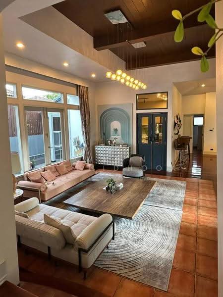 Thonglor pool villa, Bangkok, Khlong Tan Nua, Watthana, Bangkok, 5 Bedrooms, 800 sqm, Single Detached House For Rent, by Amarin Sitthidhoon, 500526064 - DDproperty.com